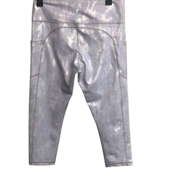 346. Zyia metallic Camo crop leggings with phone pockets Sz 12 - Picture 3 of 3